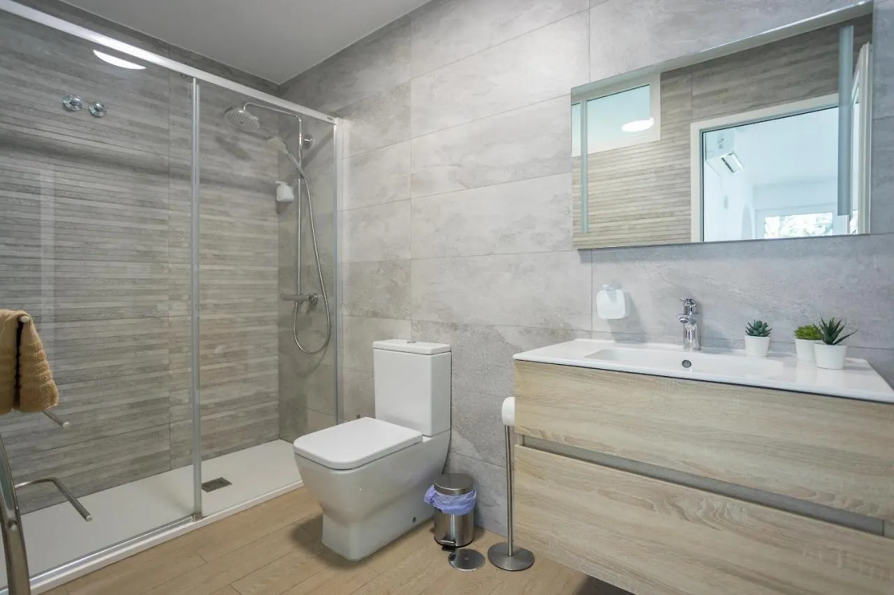 Lightbooking Alemania Piscina Privada Playa Del Ingles 0*, Playa del Ingles (Gran Canaria) Spain