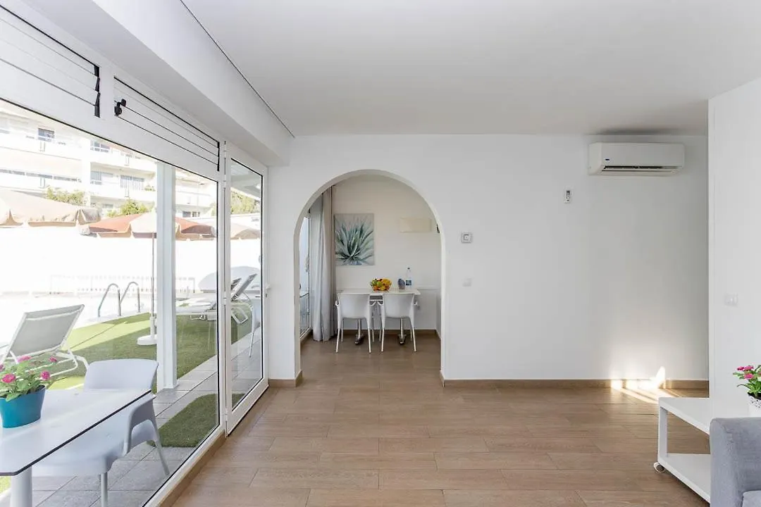 Lightbooking Alemania Piscina Privada Playa Del Ingles 0*, Playa del Ingles (Gran Canaria) Spain